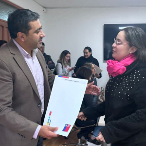 Entrega de certificados de subsidios facilita la adquisición de viviendas usadas para habitantes de Victoria