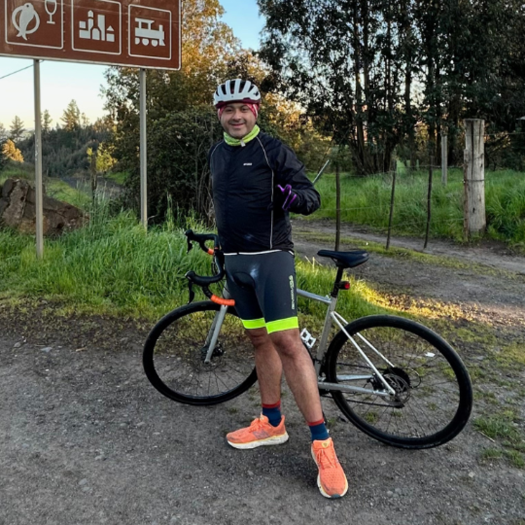 Alcalde Jaramillo destaca llegando a Purén en bicicleta a participar en Lanzamiento del Proyecto del Gobierno Regional de La Araucanía