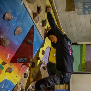 Oficina de Deportes y Oveja Verde realizan la primera jornada de escalada en la comuna.