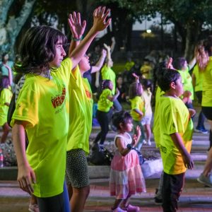 Más de 200 personas llegaron al Parque Estadio a disfrutar de la Zumbatón Nocturna