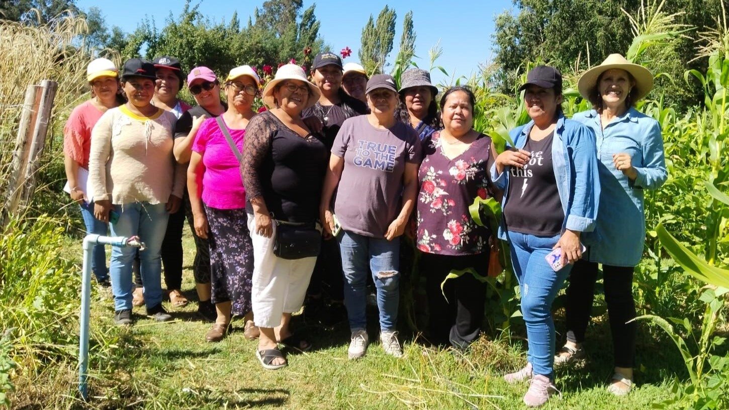 Mujeres del Programa Familias Seguridades y Oportunidades se Capacitan en Tecnologías Sustentables para la Agricultura