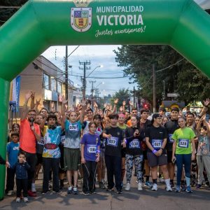Más de 200 personas participaron en la Corrida Nocturna