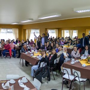 Municipalidad entrega Gift Cards para 40 Talleres Laborales del Programa de La Mujer