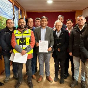 Ya se firmó el Acta de Entrega de Terreno para iniciar las obras de Reposición del APR de Selva Oscura.