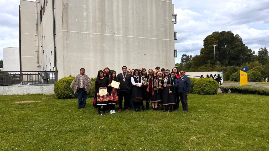 Estudiantes de la Escuela Patricio Lynch obtienen el primer lugar en encuentro de Oratoria Inglés Mapuzungun