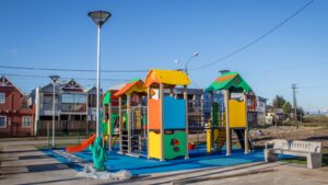 Inauguración de Plaza de Villa Los Poetas se realiza junto al SERVIU