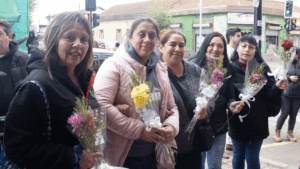 Victoria sorprende con una intervención urbana por el Día de la Madre