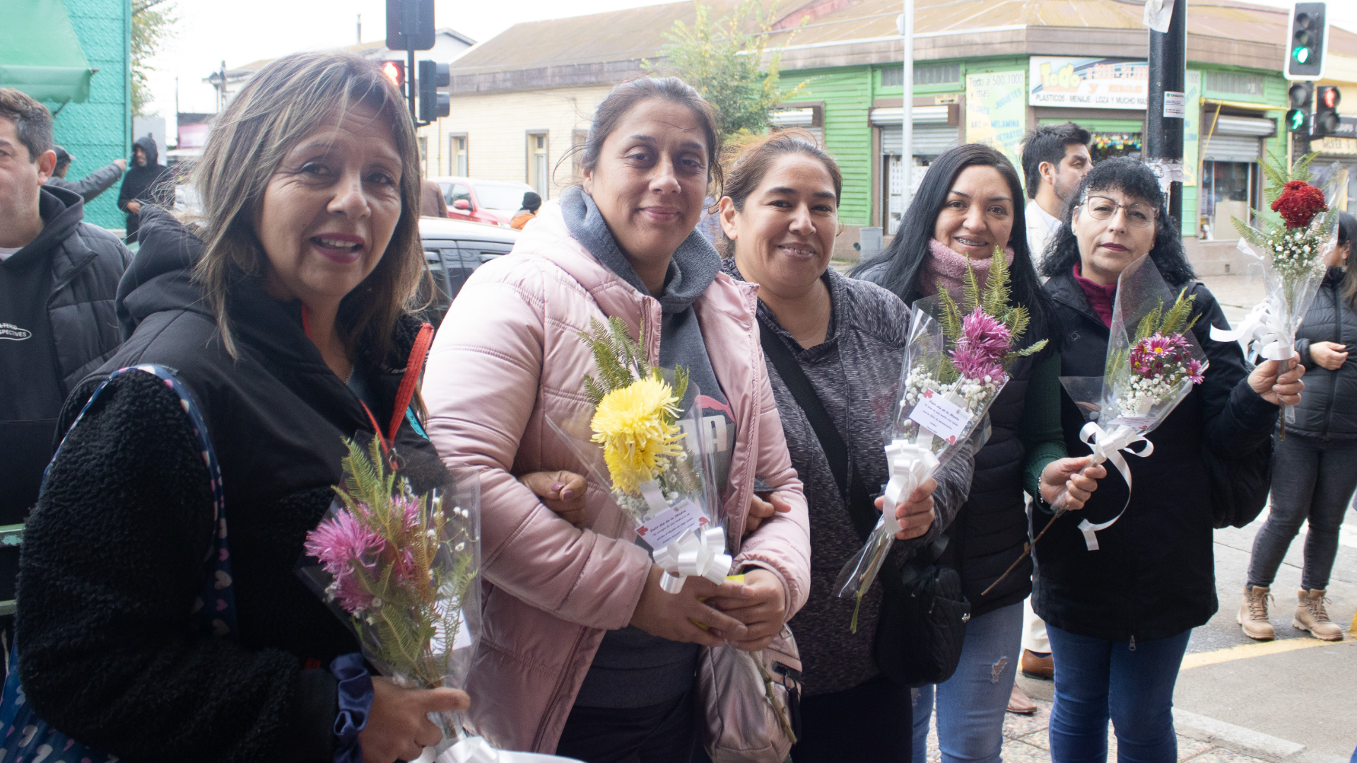 Victoria sorprende con una intervención urbana por el Día de la Madre