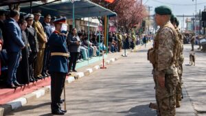 Victoria celebra con desfile las fiestas patrias