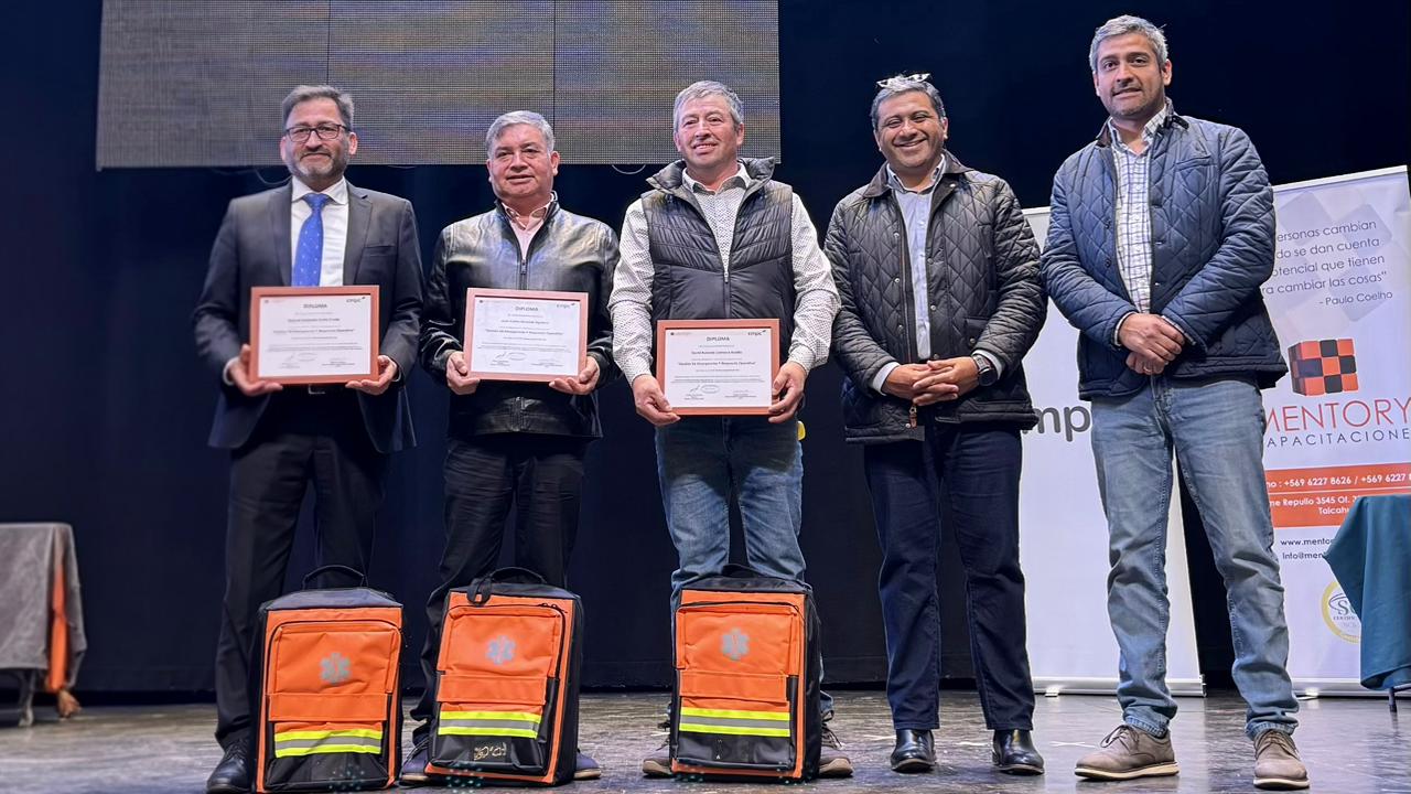 Victoria recibe certificación en curso de Gestión de Emergencias de CMPC 