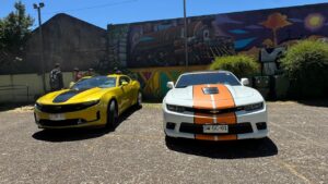 14 vehículos se exhiben en Victoria: Ford Mustang y Chevrolet Camaro