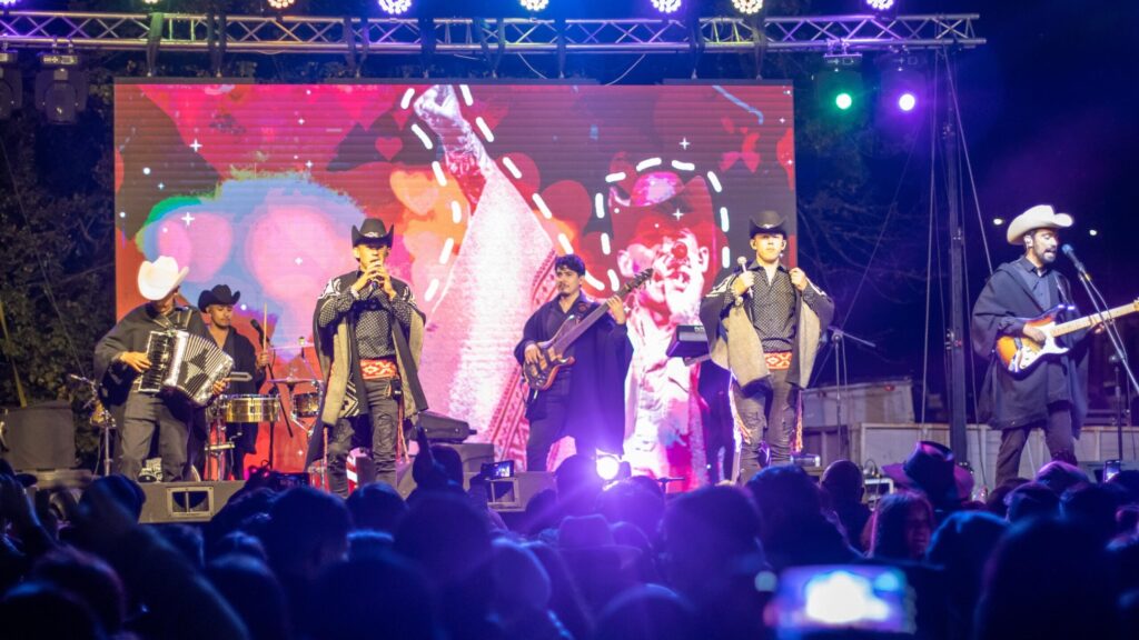 Selva Oscura celebró con fiesta, empanadas y música