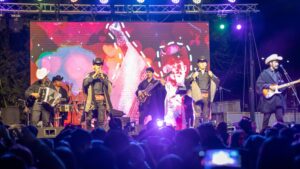 Selva Oscura celebró con fiesta, empanadas y música