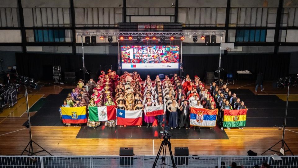 Festival Internacional de Folklore “Danza al sur” reúne a más de 2 mil personas