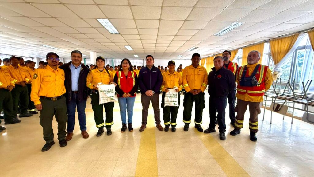 Brigadistas mexicanos, finalizan con éxito el apoyo a combate de incendios forestales