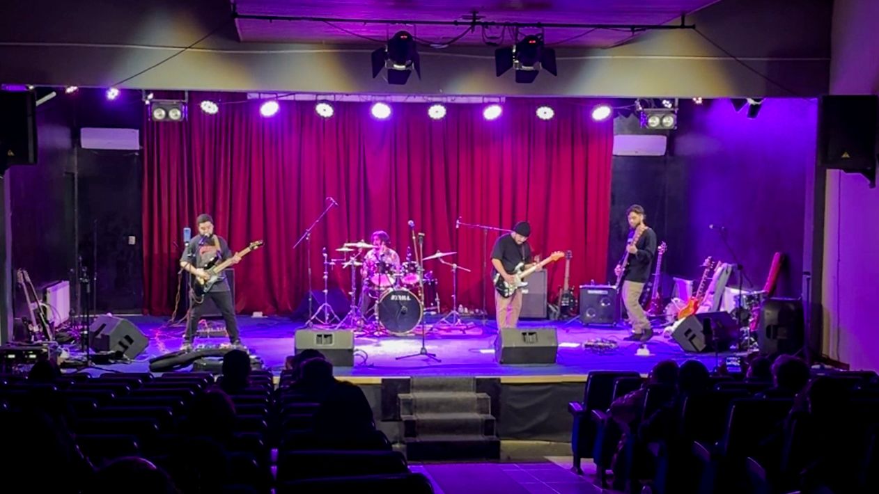 Victoria vibró con el rock local